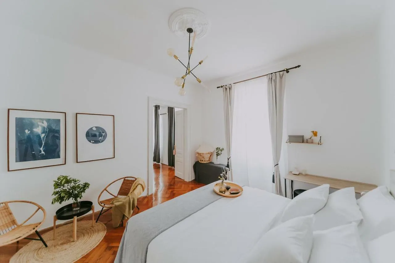Alloro Boutique Apartment Pula 0*,