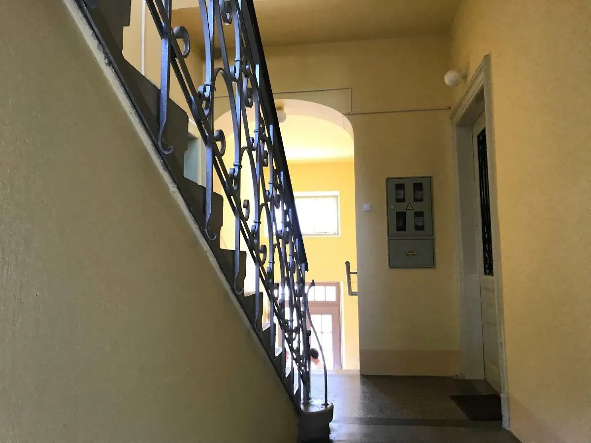Alloro Boutique Apartment Pula 0*,